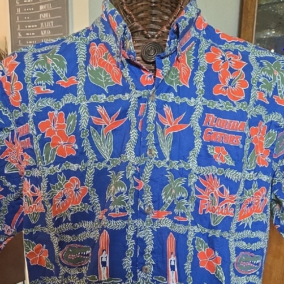 Vibrant Florida Gators Blue and Orange Men's Hawaiin Shirt - Picture 13 of 14